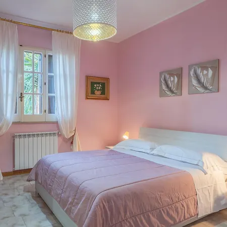 Angela * Αουγκούστα